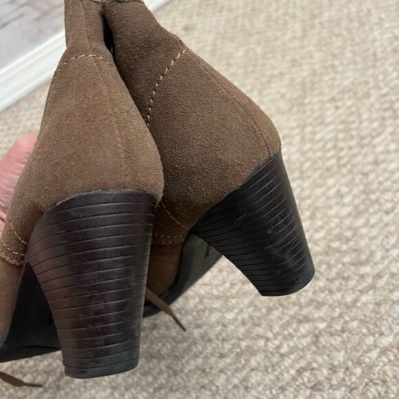 Clarks Women's Lace Up Ankle Boots Brown Size  9 booties leather upper - Picture 5 of 10